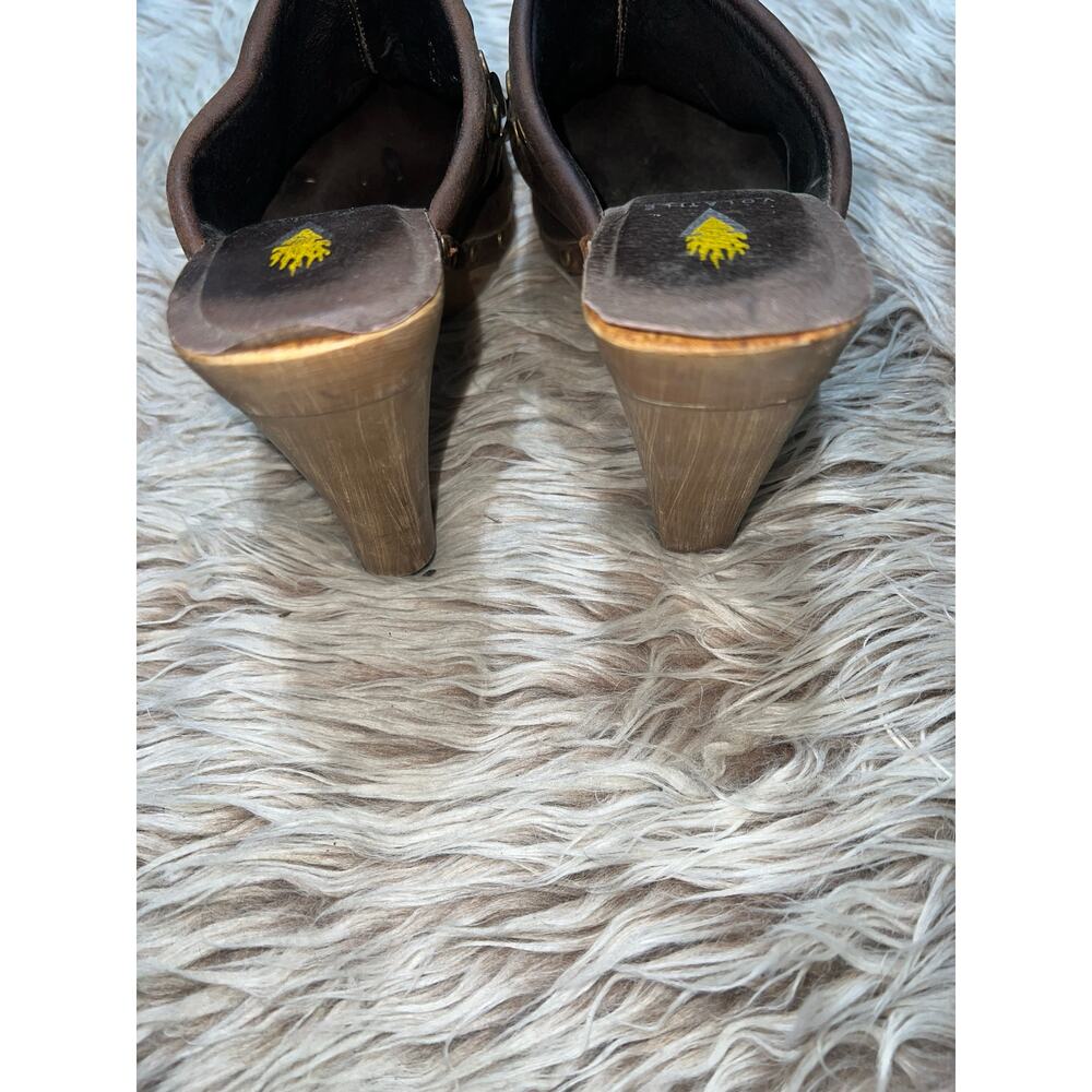 Volatile Women's Heeled Clogs - Picture 5 of 16